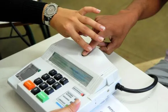 Ministro Toffoli minimizou os problemas de demora na votação com o sistema biométrico