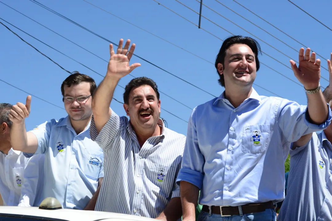 Ratinho Júnior (direita) recebeu mais de 300 mil votos nas urnas - Foto: Delair Garcia