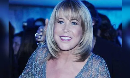 Zilu fica internada e recebe visita de Zezé