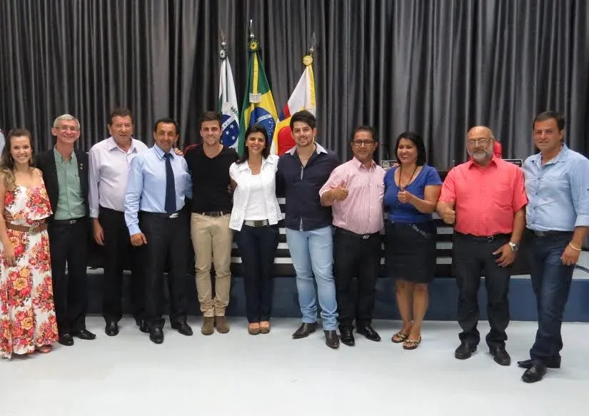 Apucarana: Legislativo homenageia dupla sertaneja Vitor e Vanuti  - Foto: Wiliam Marques/Assessoria de imprensa
