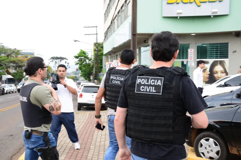  Equipes da Polícia Civil também foram acionadas para verificar a situação - Foto: Delair Garcia 