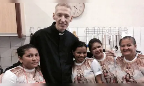 Magreza de Padre Marcelo Rossi comove fiéis, ‘voltei ao peso normal’ ele afirma