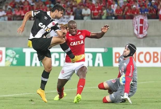 No segundo jogo seguido no Nordeste, o Vasco perdeu mais uma e viu a Ponte Preta disparar na liderança da Série B  - Foto: www.otempo.com.br
