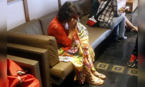  Atriz tem crise de choro na hora de votar