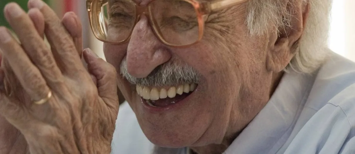 O poeta Manoel de Barros aos 93 anos - Divulgação 