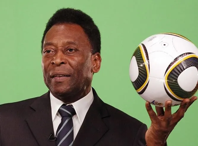 No período em que esteve internado, Pelé passou por uma cirurgia para retirar cálculos renais - Foto: Divulgação