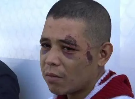 Reyes procurou a polícia no dia seguinte ao crime, supostamente arrependido, e ferido pelo padrasto - Foto: Divulgação Twitter