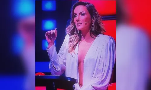Umbigo de Claudia Leitte (até isso!) vira polêmica