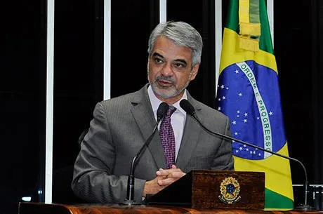 Líder do PT no Senado, Humberto Costa, recebeu R$ 1 milhão Waldemir Barreto/24.04.2014/Agência Senado