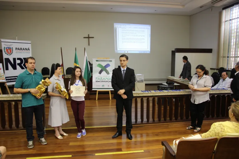  A intenção foi alinhar o concurso de redação com as ações já desenvolvidas pelo Ministério Público e o NRE - Foto: Dirceu Lopes 