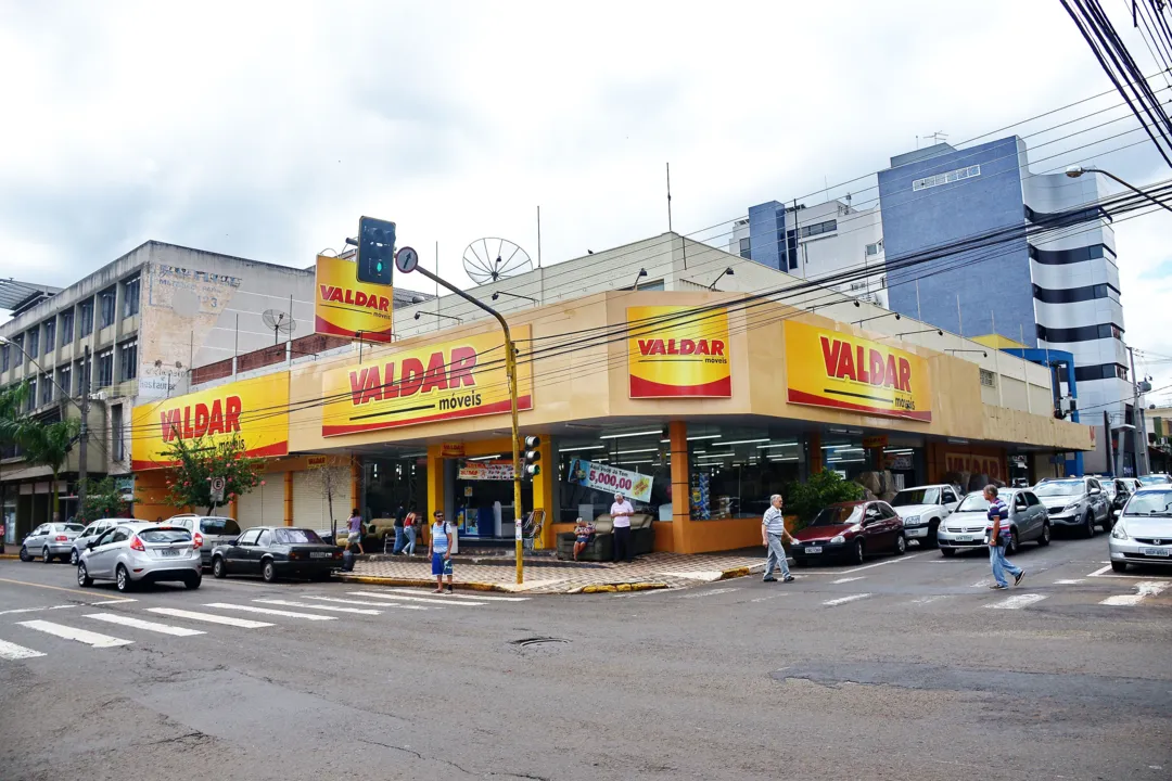 Valdar Móveis amplia loja em Apucarana - Foto: Sérgio Rodrigo
