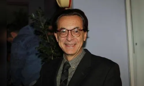 Ronaldo Esper bate boca com estilista de Andressa Urach em programa