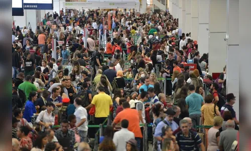 Protesto de aeroviários por reajuste atrasa voos no aeroporto de Brasília