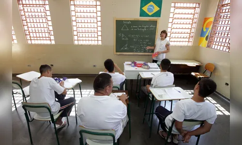 No Paraná, mais de 45% dos presos condenados estão estudando