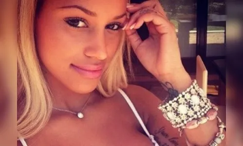 ​Ex de Balotelli procura novo amor. E elogia Thiago Silva e Nadal