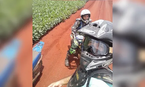 Trilheiro morre após choque de moto contra poste 