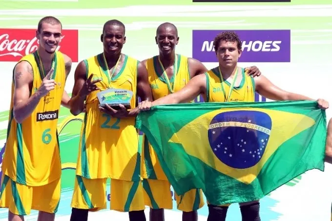 Brasil Amarelo de Jordan Burger, Marcellus Sarmento, Juninho e Carlinhos faturou o título do primeiro Mundialito de Basquete 3x3 Gaspar - Foto: Nóbrega/Inovafoto/CBB