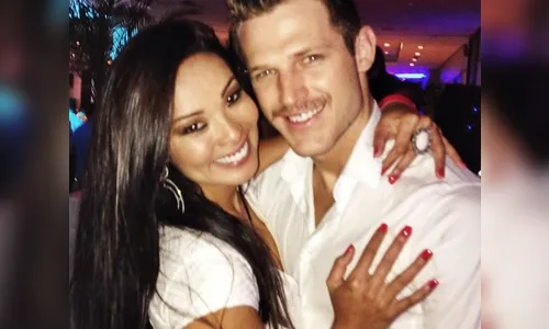 Após fim de noivado, Carol Nakamura assume namoro com modelo