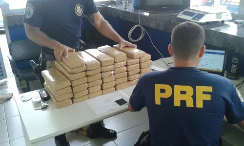 ​PRF prende homem com 53 quilos de maconha em Alto Paraíso