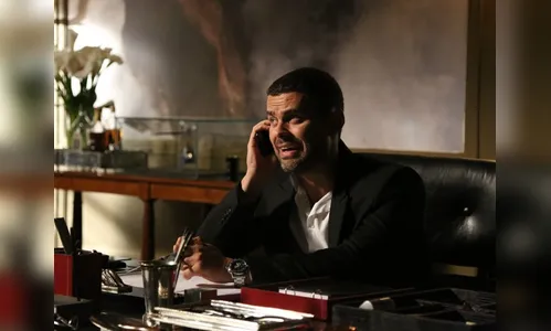 Maurílio pede ajuda secreta para dar fim em Cristina