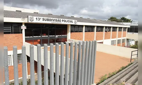 PM tem a casa e o carro pichados com inscrições do PCC