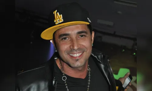 ​Ex de Latino quer desistir de processo por pensão alimentícia