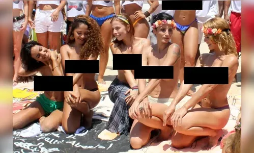 ​RJ: por liberdade, mulheres fazem topless em Ipanema
