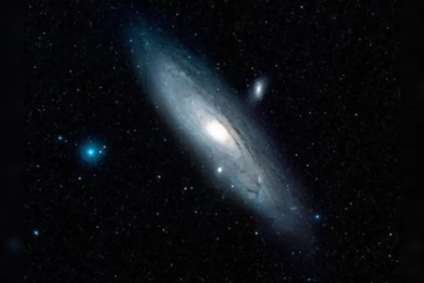  Imagem mostra Galáxia de Andrômeda (centro) e a região ao seu redor (Foto: ESA/Divulgação) 