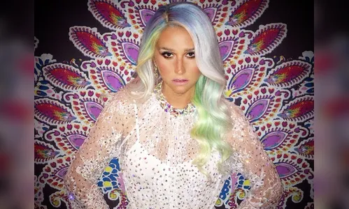 Kesha busca inspiração no Brasil para retomar carreira após 'ano difícil'
