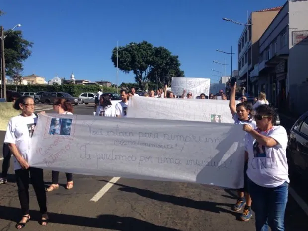Manifestantes percorreram ruas do Centro de Ponta Grossa (Foto: Wesley Cunha/RPC Ponta Grossa)