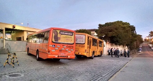 Greve continua, com 70% dos ônibus circulando em Curitiba - Foto: Banda B