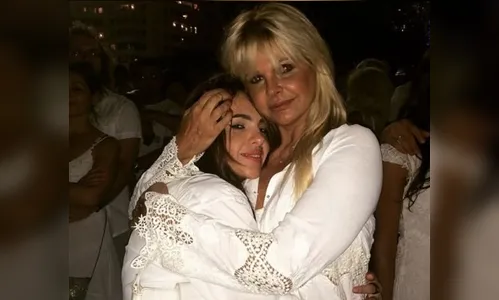 Monique se irrita com boatos sobre namorar uma mulher