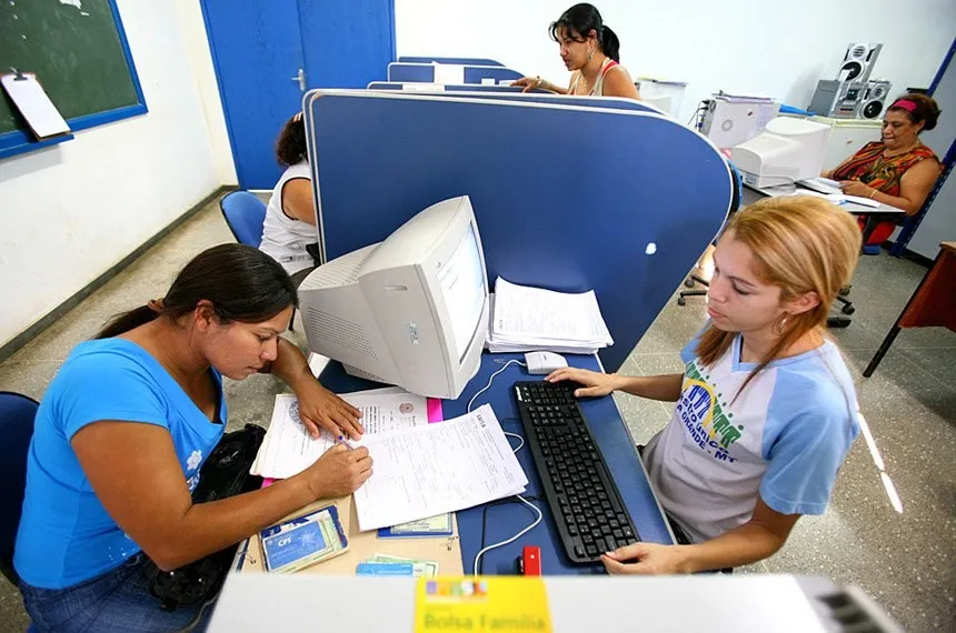 Ampliação dos mecanismos de controle social sobre o Programa Bolsa Família foi proposta pela senadora Ana Amélia (PP-RS) - Foto: Marcos Negrini/Setecs-M
