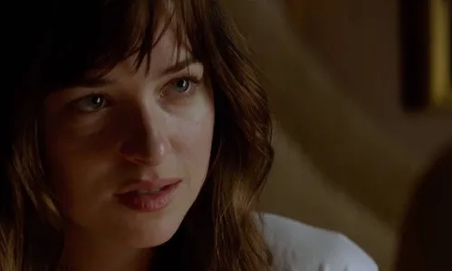 Dakota Johnson proibiu a mãe, Melanie Griffith, de assistir a '50 tons de cinza'