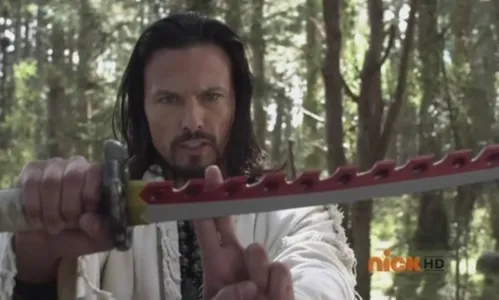 Ator é preso por matar amigo com uma espada