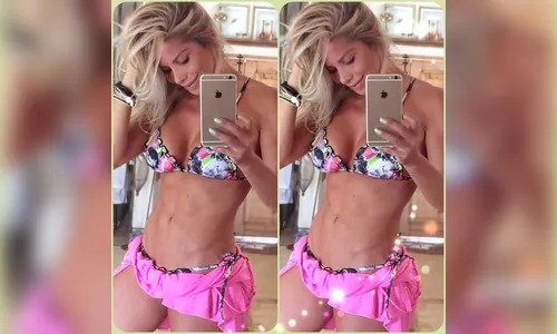 Pronta para 'torrar' no sol, Karina Bacchi faz selfie de biquíni