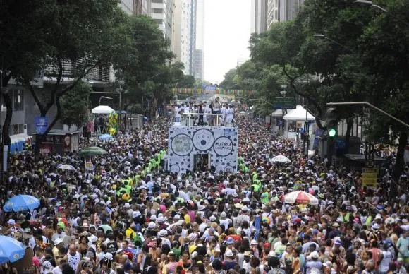 Escolas do Grupo de Acesso desfilam neste domingo em São Paulo - Foto: Tomaz Silva/Agência Brasil