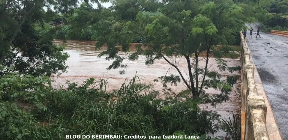 Em razão das chuvas nos últimos dias, os níveis do Rio Bom e do Rio não param de subir - Foto: Isadora Lança