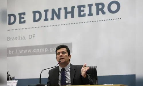 Sérgio Moro autoriza transferência de 12 presos da Lava Jato