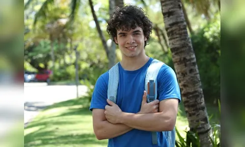 Ghilherme Lobo foi descoberto no cinema em papel gay