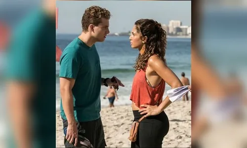 Camila Pitanga reclama da Globo