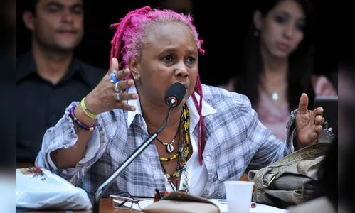 ​Sandra de Sá fala sobre homossexualidade: “Assumir é tirar um peso de você que não existe”