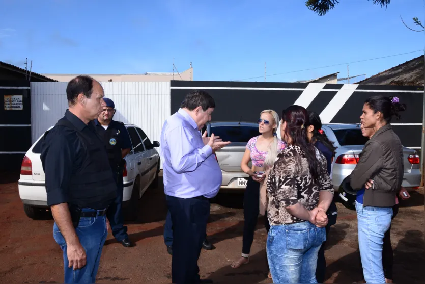  O prefeito Antonio Jose Beffa compareceu ao local e disse que irá exigir medidas efetivas do Governo do Estado - Foto: Delair Garcia 