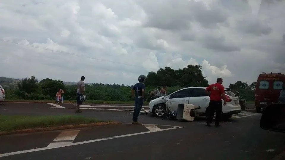 Colisão envolvendo moto e carro provocou a morte de entregador - Foto: colaboração de internauta