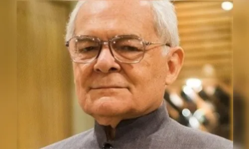 Silviano é o pai de Maurílio e se une a Merival para destruir Zé Alfredo