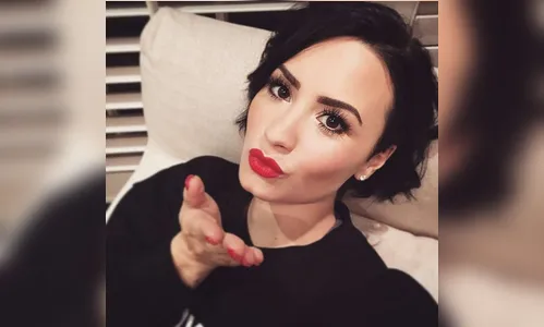Demi Lovato é hospitalizada com infecção pulmonar, diz site