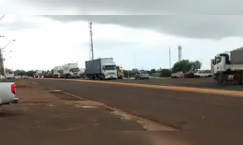 ​Caminhoneiros voltam a bloquear rodovia em Mauá da Serra