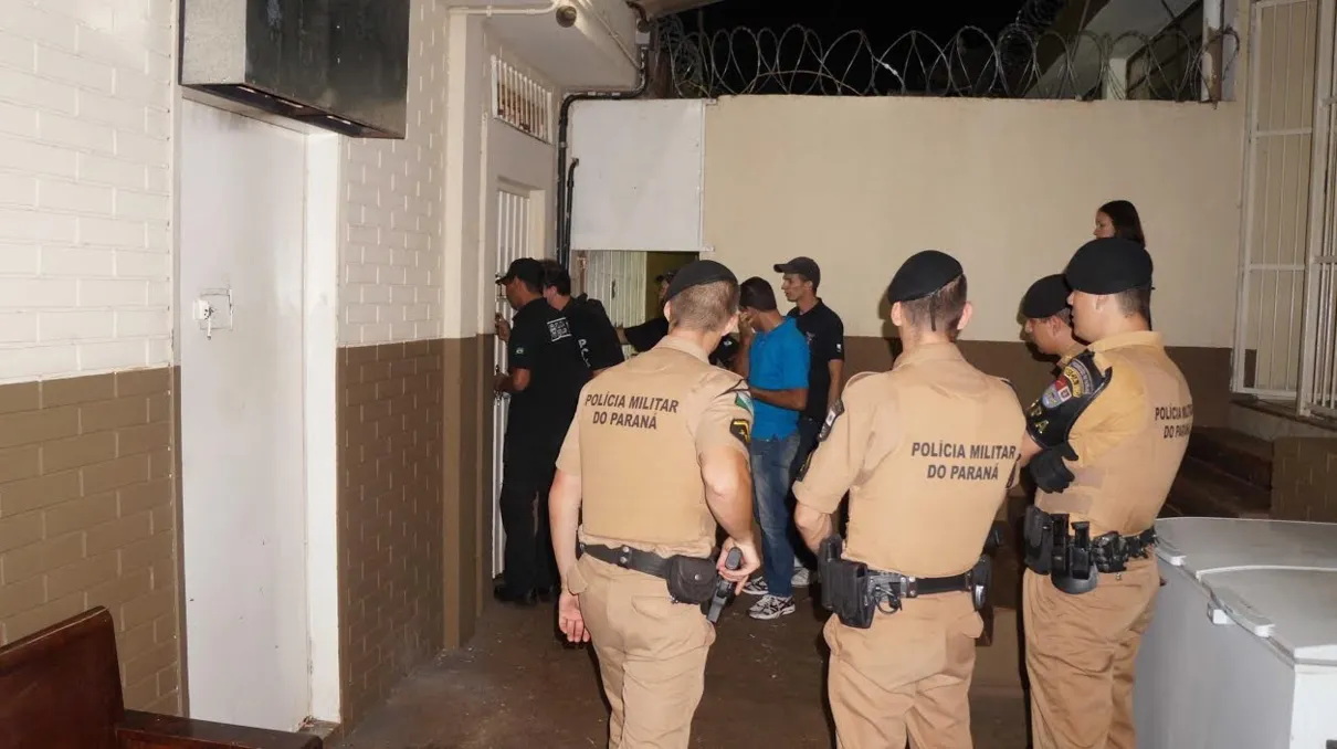 A polícia controlou ontem (26), um princípio de rebelião na cadeia da 54ª Delegacia Regional de Polícia (54ª DRP) de Ivaiporã - Foto: Ivan Maldonado