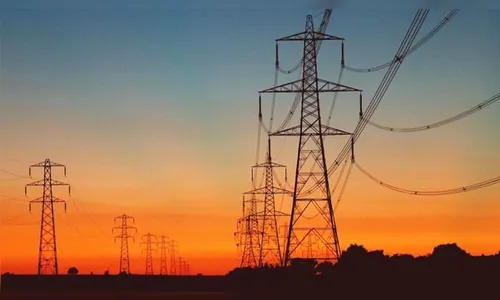 ​Contas de luz sobem, em média, 23,4% no país a partir de segunda