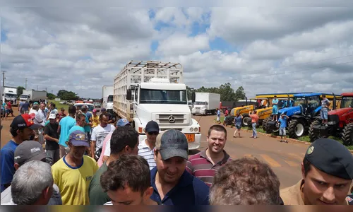 Tráfego é liberado em 3 pontos da PR-466